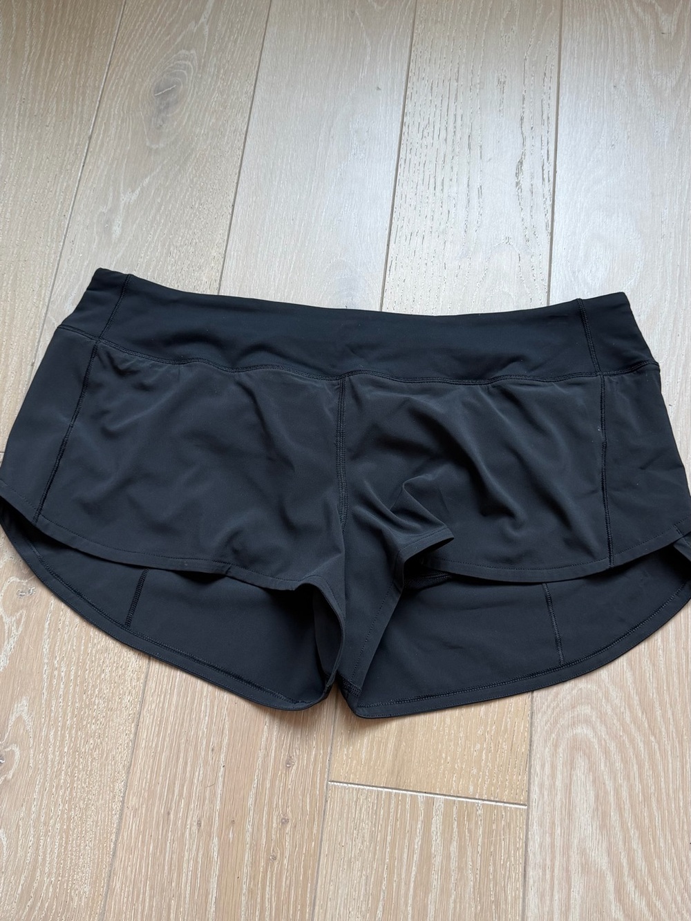 Lululemon 2.5” Shorts